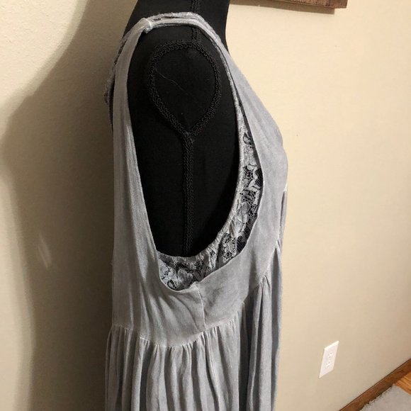 POL washed out gray lace tunic - Picture 2 of 4